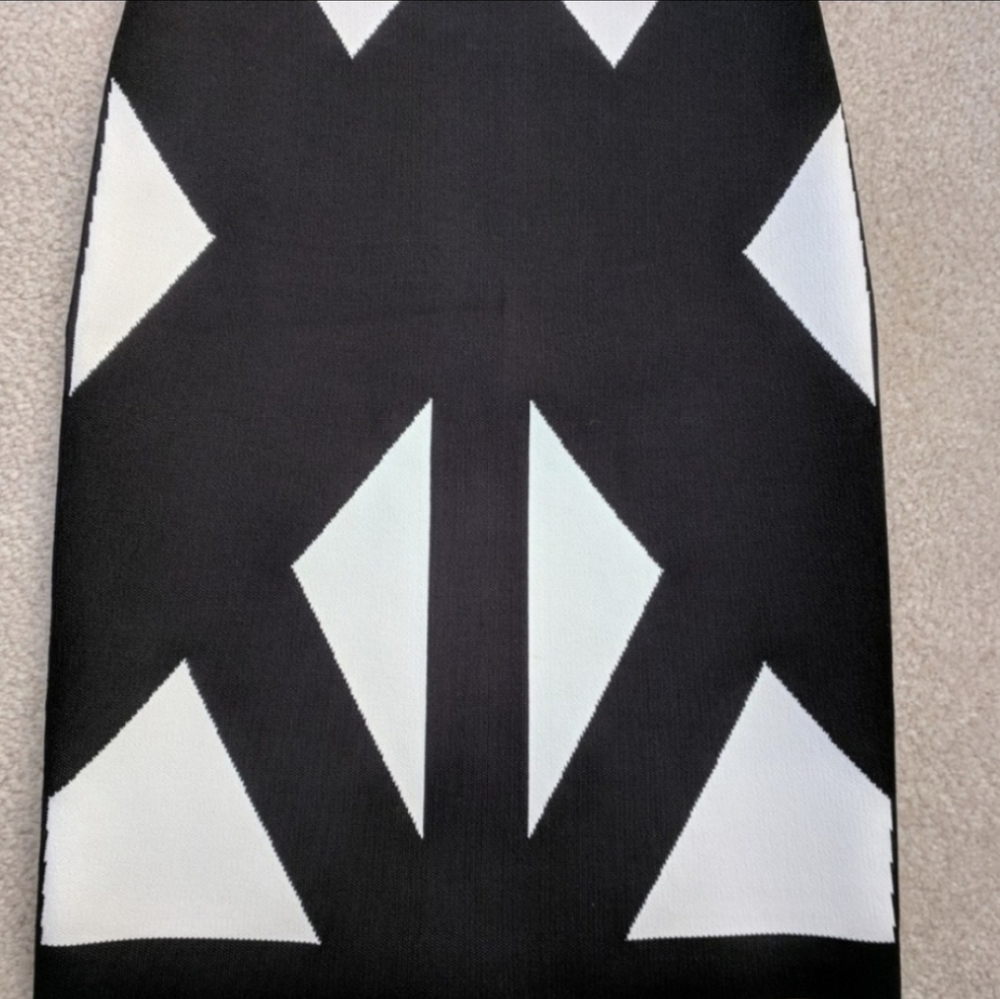 BCBG bandage Leger, -stretch style pencil skirt - Picture 5 of 7